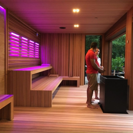 Sauna house as an exclusive hot yoga location