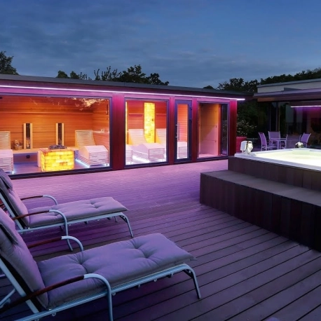 Outdoor sauna house - Organized, deliberate, efficient work