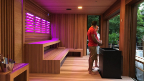 Sauna house as an exclusive hot yoga location