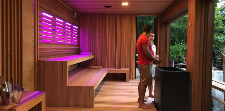 Sauna house as an exclusive hot yoga location